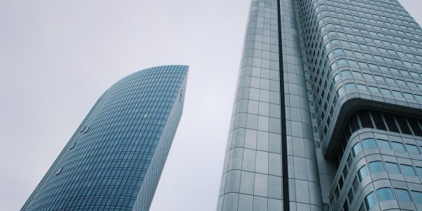 horse_girl-skyscraper-1264948_1280 horse_girl-skyscraper-1264948_1280